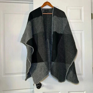 Steve Madden Knit Cape / Poncho / Open Sweater